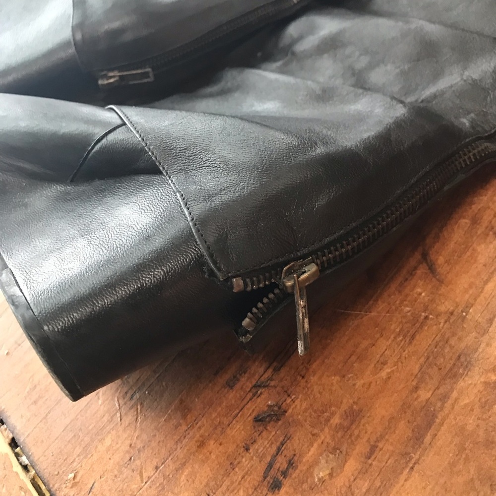 Boots - Picture 2 of 4